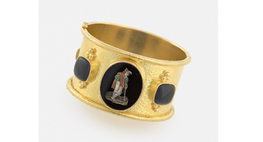 <i>Peasant Man with Walking Stick, Rome</i>, 19th century, after etchings by Bartolomeo Pinelli (Italian, 1781—1835); Micromosaic set in wide hammered gold bangle with rolled edges and side black jade cushions with gold triads, 1 3/8 x 2 1/2 x 2 3/8 in. Collection of Elizabeth Locke; Photo: Travis Fullerton; © Virginia Museum of Fine Arts

